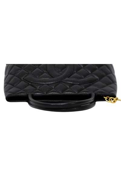 Chanel Medaillon