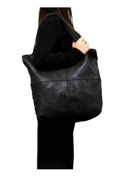Givenchy Georges V in Pelle Nera